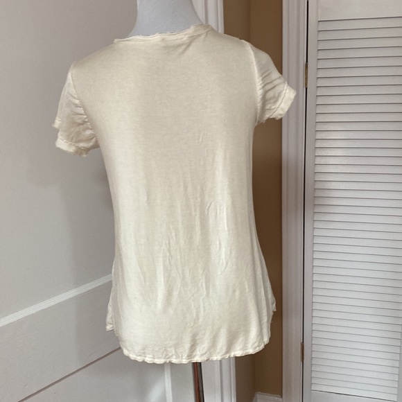 Blouse. Gigi Moda. ivory - Picture 2 of 3